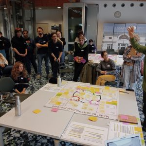 Agrohackató d'Agròpolis a Torre Jussana amb el model de sostenibilitat del procomú, desembre 2023